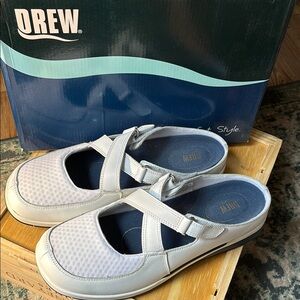 DREW constellation White Mules Comfortable Slip-On size 12 WW new